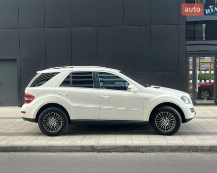 Мерседес М-Класс 2011 в Хороле на Automoto.ua Белый Мерседес М-Класс, объемом двигателя 3 л и пробегом 300 тыс. км за 13000 $, фото 19 на Automoto.ua