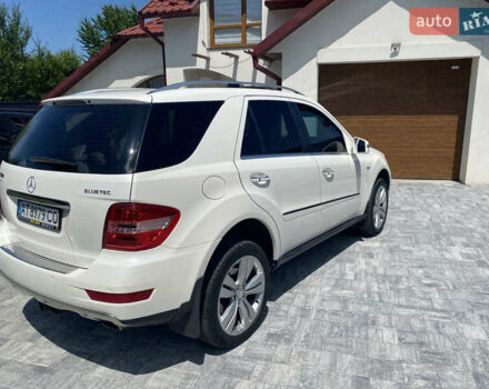 Белый Мерседес М-Класс, объемом двигателя 3 л и пробегом 211 тыс. км за 15600 $, фото 8 на Automoto.ua