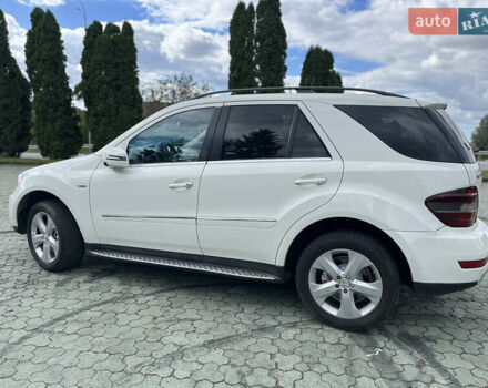 Белый Мерседес М-Класс, объемом двигателя 3 л и пробегом 273 тыс. км за 15450 $, фото 9 на Automoto.ua