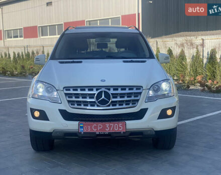 Білий Мерседес М-Клас, об'ємом двигуна 3 л та пробігом 144 тис. км за 14999 $, фото 1 на Automoto.ua