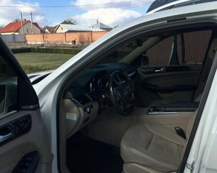 Білий Мерседес М-Клас, об'ємом двигуна 3 л та пробігом 270 тис. км за 17500 $, фото 5 на Automoto.ua