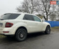 Мерседес М-Класс 2011 в Хороле на Automoto.ua Белый Мерседес М-Класс, объемом двигателя 3 л и пробегом 300 тыс. км за 13000 $, фото 3 на Automoto.ua