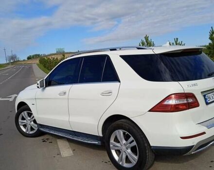 Белый Мерседес М-Класс, объемом двигателя 3 л и пробегом 240 тыс. км за 19200 $, фото 5 на Automoto.ua