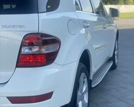 Білий Мерседес М-Клас, об'ємом двигуна 3 л та пробігом 144 тис. км за 14999 $, фото 6 на Automoto.ua