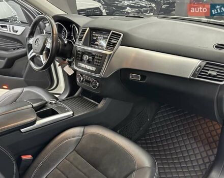 Білий Мерседес М-Клас, об'ємом двигуна 2.14 л та пробігом 183 тис. км за 22500 $, фото 26 на Automoto.ua