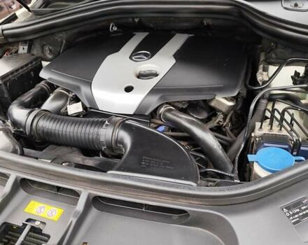 Мерседес М-Класс 2011 в Нежине на Automoto.ua Белый Мерседес М-Класс, объемом двигателя 2.1 л и пробегом 240 тыс. км за 20000 $, фото 10 на Automoto.ua