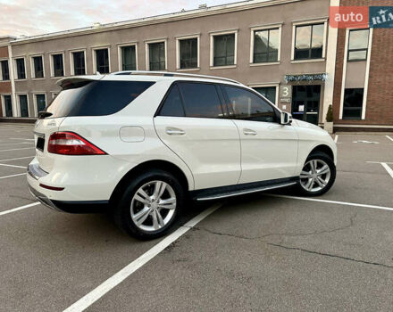 Білий Мерседес М-Клас, об'ємом двигуна 2.99 л та пробігом 257 тис. км за 21750 $, фото 3 на Automoto.ua