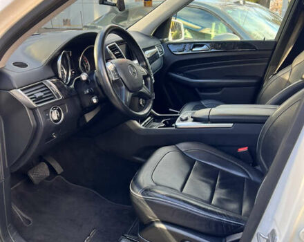 Білий Мерседес М-Клас, об'ємом двигуна 3.5 л та пробігом 142 тис. км за 17700 $, фото 4 на Automoto.ua