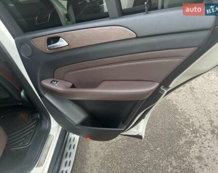 Білий Мерседес М-Клас, об'ємом двигуна 4.7 л та пробігом 132 тис. км за 19500 $, фото 27 на Automoto.ua