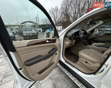 Білий Мерседес М-Клас, об'ємом двигуна 4.66 л та пробігом 160 тис. км за 17900 $, фото 14 на Automoto.ua