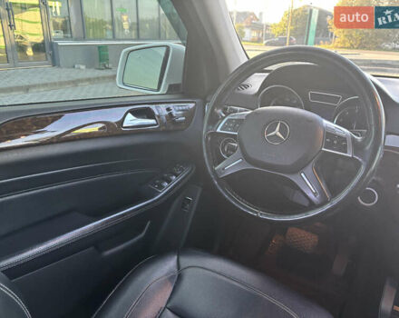 Мерседес М-Класс 2012 в Нововолынск на Automoto.ua Белый Мерседес М-Класс, объемом двигателя 3.5 л и пробегом 195 тыс. км за 20000 $, фото 18 на Automoto.ua