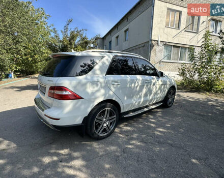 Білий Мерседес М-Клас, об'ємом двигуна 2.99 л та пробігом 201 тис. км за 27000 $, фото 3 на Automoto.ua