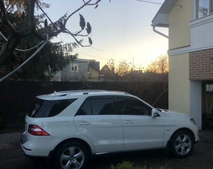 Мерседес М-Класс 2012 в Сумах на Automoto.ua Белый Мерседес М-Класс, объемом двигателя 2.2 л и пробегом 235 тыс. км за 19900 $, фото 2 на Automoto.ua