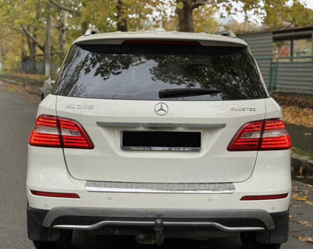 Белый Мерседес М-Класс, объемом двигателя 2.99 л и пробегом 217 тыс. км за 18900 $, фото 13 на Automoto.ua