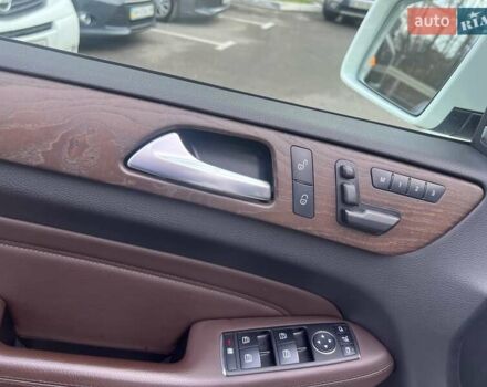 Білий Мерседес М-Клас, об'ємом двигуна 4.7 л та пробігом 132 тис. км за 19500 $, фото 17 на Automoto.ua