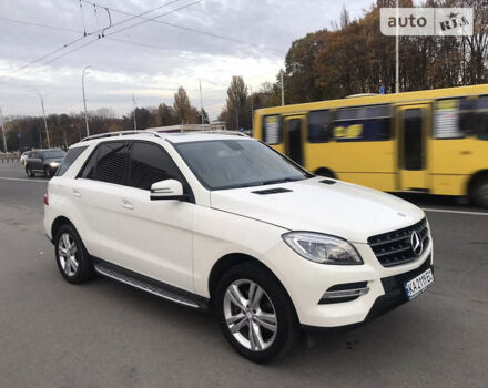 Білий Мерседес М-Клас, об'ємом двигуна 3.5 л та пробігом 185 тис. км за 18200 $, фото 2 на Automoto.ua