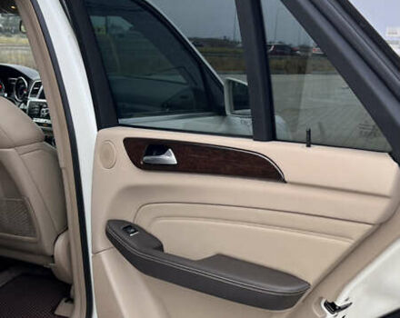 Білий Мерседес М-Клас, об'ємом двигуна 2.99 л та пробігом 194 тис. км за 22500 $, фото 16 на Automoto.ua