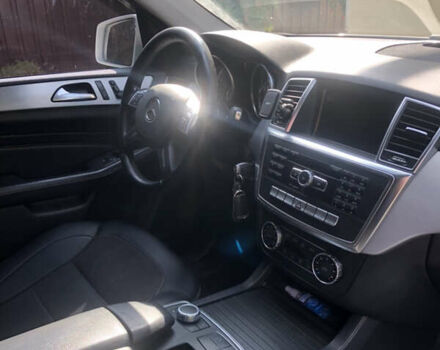 Мерседес М-Класс 2012 в Сумах на Automoto.ua Белый Мерседес М-Класс, объемом двигателя 2.2 л и пробегом 235 тыс. км за 19900 $, фото 11 на Automoto.ua