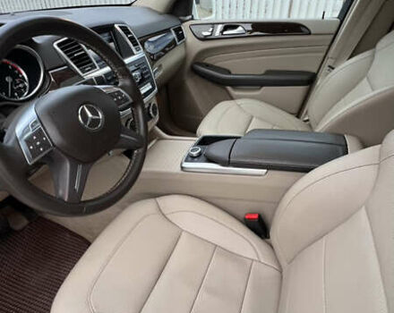 Білий Мерседес М-Клас, об'ємом двигуна 2.99 л та пробігом 194 тис. км за 22500 $, фото 33 на Automoto.ua