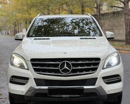 Белый Мерседес М-Класс, объемом двигателя 2.99 л и пробегом 217 тыс. км за 18900 $, фото 4 на Automoto.ua