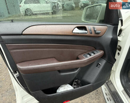 Белый Мерседес М-Класс, объемом двигателя 2.14 л и пробегом 146 тыс. км за 11200 $, фото 9 на Automoto.ua