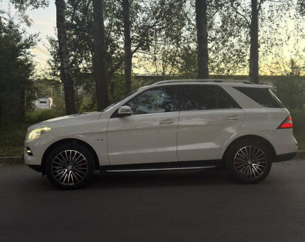 Белый Мерседес М-Класс, объемом двигателя 2.99 л и пробегом 222 тыс. км за 22700 $, фото 2 на Automoto.ua