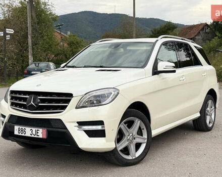 Мерседес М-Класс 2012 в Хусте на Automoto.ua Белый Мерседес М-Класс, объемом двигателя 2.99 л и пробегом 281 тыс. км за 18950 $, фото 1 на Automoto.ua