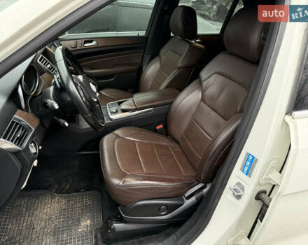 Белый Мерседес М-Класс, объемом двигателя 2.14 л и пробегом 146 тыс. км за 11200 $, фото 8 на Automoto.ua