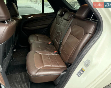 Белый Мерседес М-Класс, объемом двигателя 2.14 л и пробегом 146 тыс. км за 11200 $, фото 11 на Automoto.ua