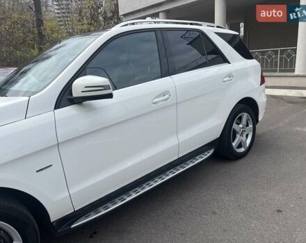 Білий Мерседес М-Клас, об'ємом двигуна 4.7 л та пробігом 132 тис. км за 19500 $, фото 9 на Automoto.ua