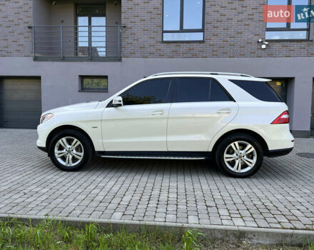 Белый Мерседес М-Класс, объемом двигателя 3 л и пробегом 290 тыс. км за 18900 $, фото 3 на Automoto.ua