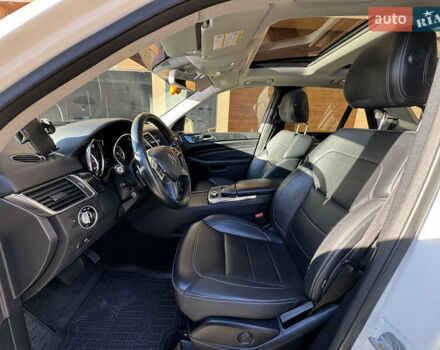 Білий Мерседес М-Клас, об'ємом двигуна 2.99 л та пробігом 261 тис. км за 20900 $, фото 19 на Automoto.ua