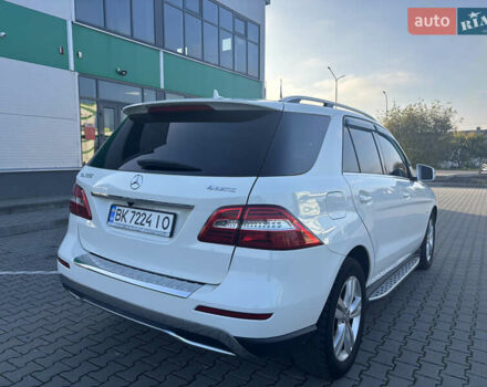 Мерседес М-Класс 2012 в Нововолынск на Automoto.ua Белый Мерседес М-Класс, объемом двигателя 3.5 л и пробегом 195 тыс. км за 20000 $, фото 12 на Automoto.ua