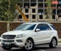 Белый Мерседес М-Класс, объемом двигателя 3 л и пробегом 155 тыс. км за 19999 $, фото 1 на Automoto.ua