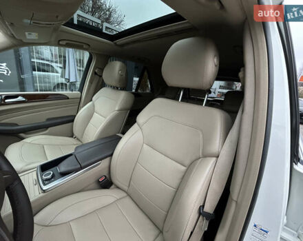 Білий Мерседес М-Клас, об'ємом двигуна 4.66 л та пробігом 160 тис. км за 17900 $, фото 15 на Automoto.ua