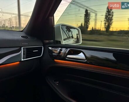 Белый Мерседес М-Класс, объемом двигателя 2.99 л и пробегом 130 тыс. км за 25000 $, фото 1 на Automoto.ua