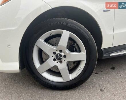 Білий Мерседес М-Клас, об'ємом двигуна 4.7 л та пробігом 132 тис. км за 19500 $, фото 31 на Automoto.ua