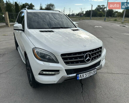 Белый Мерседес М-Класс, объемом двигателя 3.5 л и пробегом 245 тыс. км за 17999 $, фото 24 на Automoto.ua