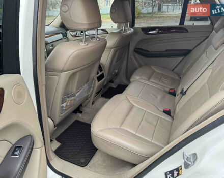 Белый Мерседес М-Класс, объемом двигателя 2.99 л и пробегом 222 тыс. км за 22700 $, фото 17 на Automoto.ua