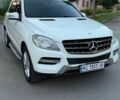 Белый Мерседес М-Класс, объемом двигателя 3.5 л и пробегом 199 тыс. км за 15000 $, фото 1 на Automoto.ua