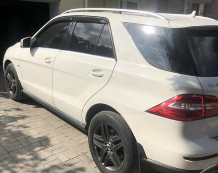 Мерседес М-Класс 2012 в Сумах на Automoto.ua Белый Мерседес М-Класс, объемом двигателя 2.2 л и пробегом 235 тыс. км за 19900 $, фото 5 на Automoto.ua