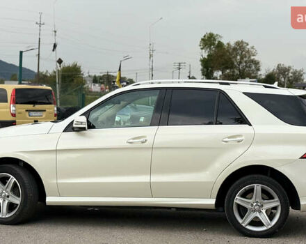 Мерседес М-Класс 2012 в Хусте на Automoto.ua Белый Мерседес М-Класс, объемом двигателя 2.99 л и пробегом 281 тыс. км за 18950 $, фото 7 на Automoto.ua