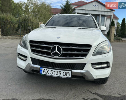 Белый Мерседес М-Класс, объемом двигателя 3.5 л и пробегом 245 тыс. км за 17999 $, фото 5 на Automoto.ua