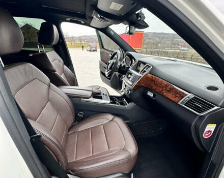 Белый Мерседес М-Класс, объемом двигателя 2.99 л и пробегом 158 тыс. км за 28000 $, фото 25 на Automoto.ua