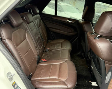 Белый Мерседес М-Класс, объемом двигателя 2.14 л и пробегом 146 тыс. км за 11200 $, фото 12 на Automoto.ua