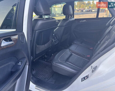 Мерседес М-Класс 2012 в Нововолынск на Automoto.ua Белый Мерседес М-Класс, объемом двигателя 3.5 л и пробегом 195 тыс. км за 20000 $, фото 20 на Automoto.ua