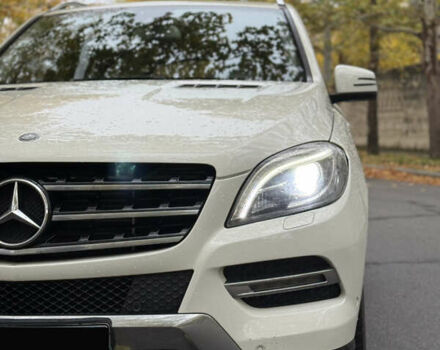 Белый Мерседес М-Класс, объемом двигателя 2.99 л и пробегом 217 тыс. км за 18900 $, фото 2 на Automoto.ua