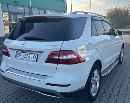 Мерседес М-Класс 2012 в Нововолынск на Automoto.ua Белый Мерседес М-Класс, объемом двигателя 3.5 л и пробегом 195 тыс. км за 20000 $, фото 10 на Automoto.ua