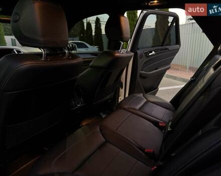 Белый Мерседес М-Класс, объемом двигателя 2.99 л и пробегом 130 тыс. км за 25000 $, фото 5 на Automoto.ua