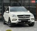 Білий Мерседес М-Клас, об'ємом двигуна 3 л та пробігом 282 тис. км за 15000 $, фото 7 на Automoto.ua